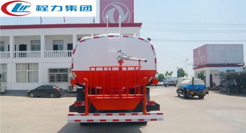 東風(fēng)153后八輪灑水車（18-22方）