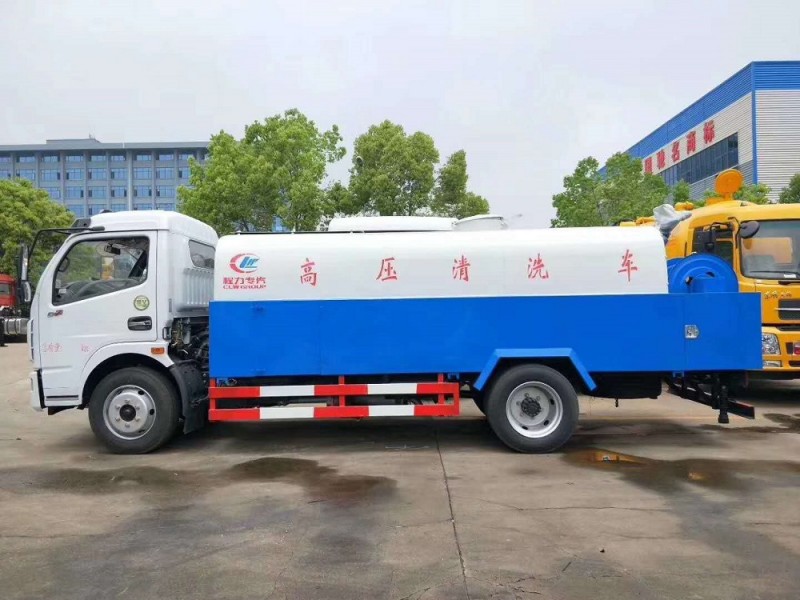 東風(fēng)大多利卡高壓清洗車(chē)