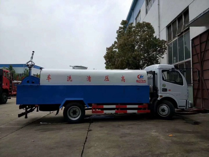 東風(fēng)大多利卡高壓清洗車(chē)