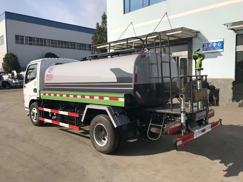 東風(fēng)小多利卡灑水車（國五5方）圖片