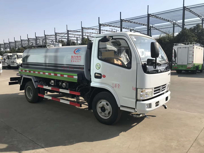 東風(fēng)小多利卡灑水車（國五5方）圖片