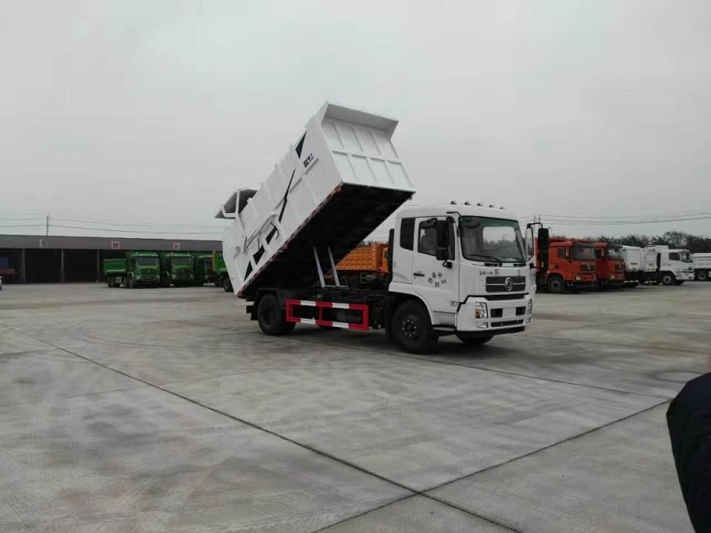 東風(fēng)天錦對接式垃圾車