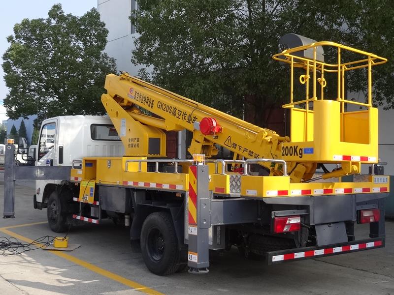 江鈴凱銳20米伸縮臂高空作業車圖片