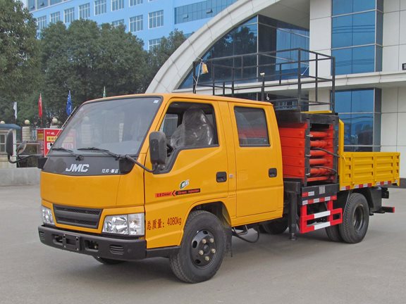 江鈴雙排座8-10米平臺升降高空作業車 江鈴雙排座8-10米平臺升降高空作業車圖片