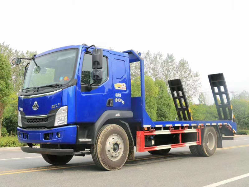 柳汽單橋平板運(yùn)輸車（國(guó)六）