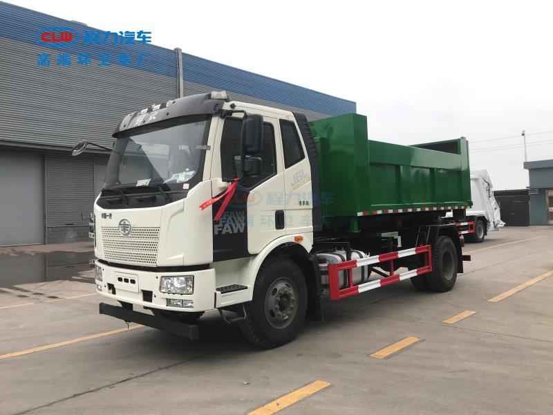 解放J6勾臂垃圾車（10-12方）