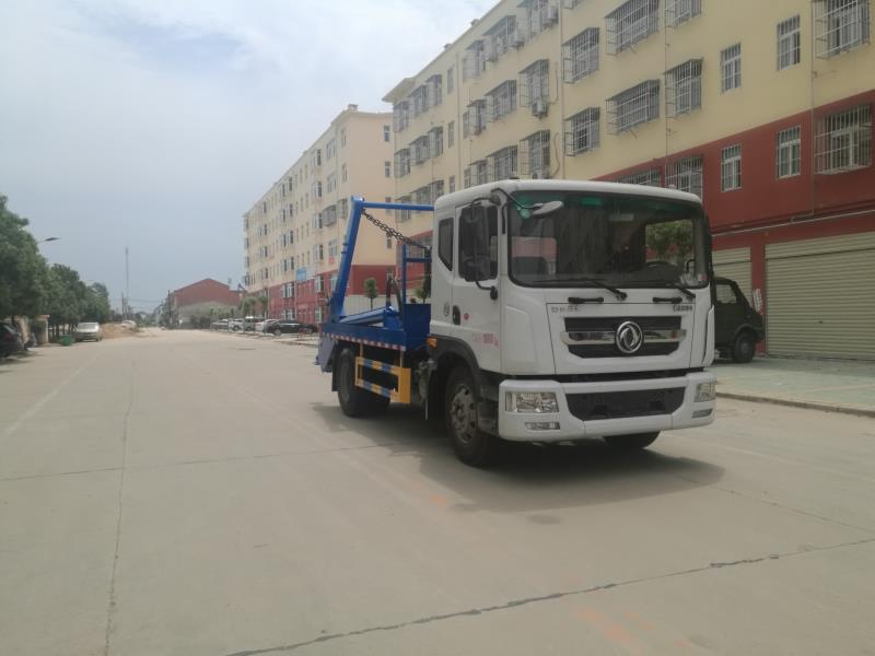 東風(fēng)D9擺臂式垃圾車