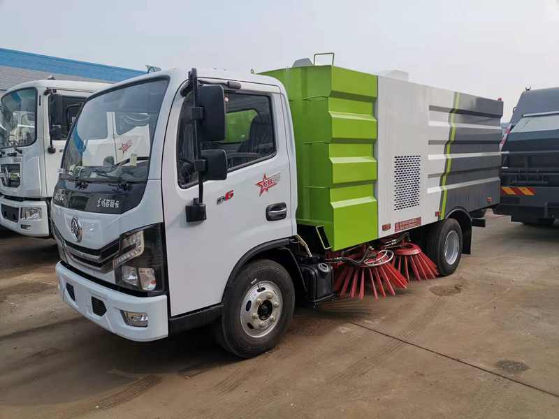東風(fēng)D6小多利卡掃路車(chē)