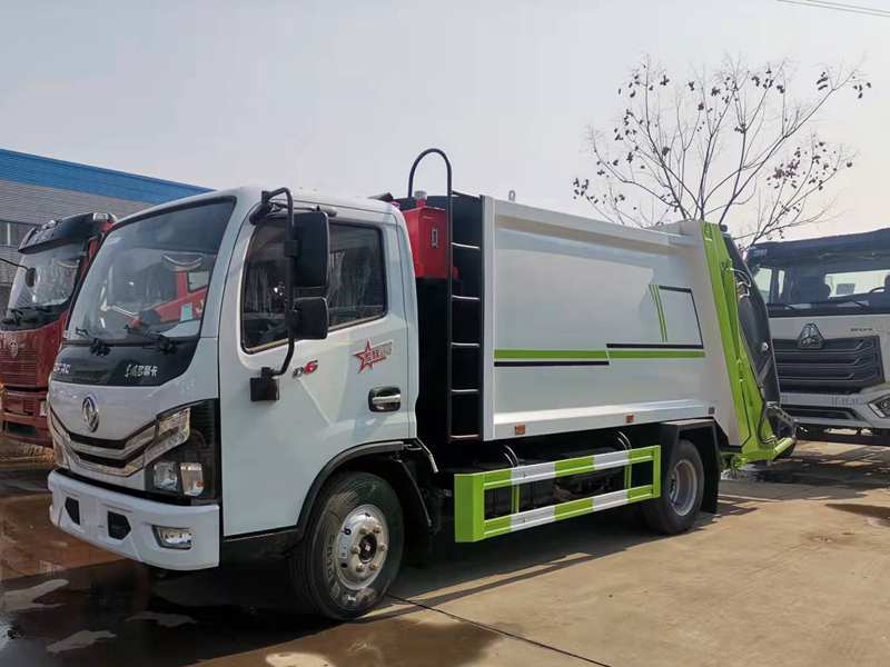 東風5-6方壓縮式垃圾車