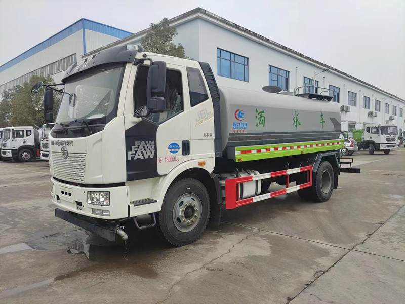 解放灑水車（14立方）