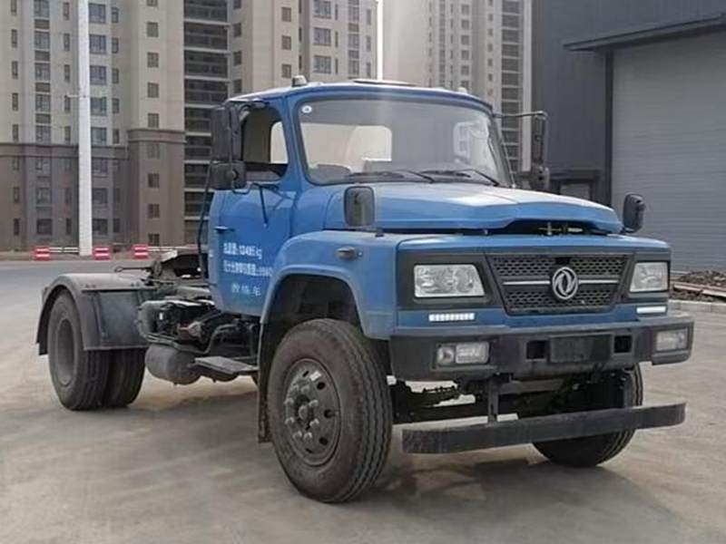 東風尖頭半掛教練車